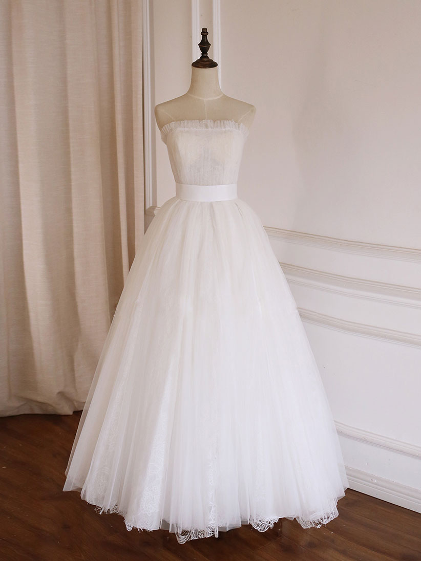 Elegant White Lace Tea Length Prom Dress - Tulle Bridesmaid Gown for Weddings, Parties & Formal Events