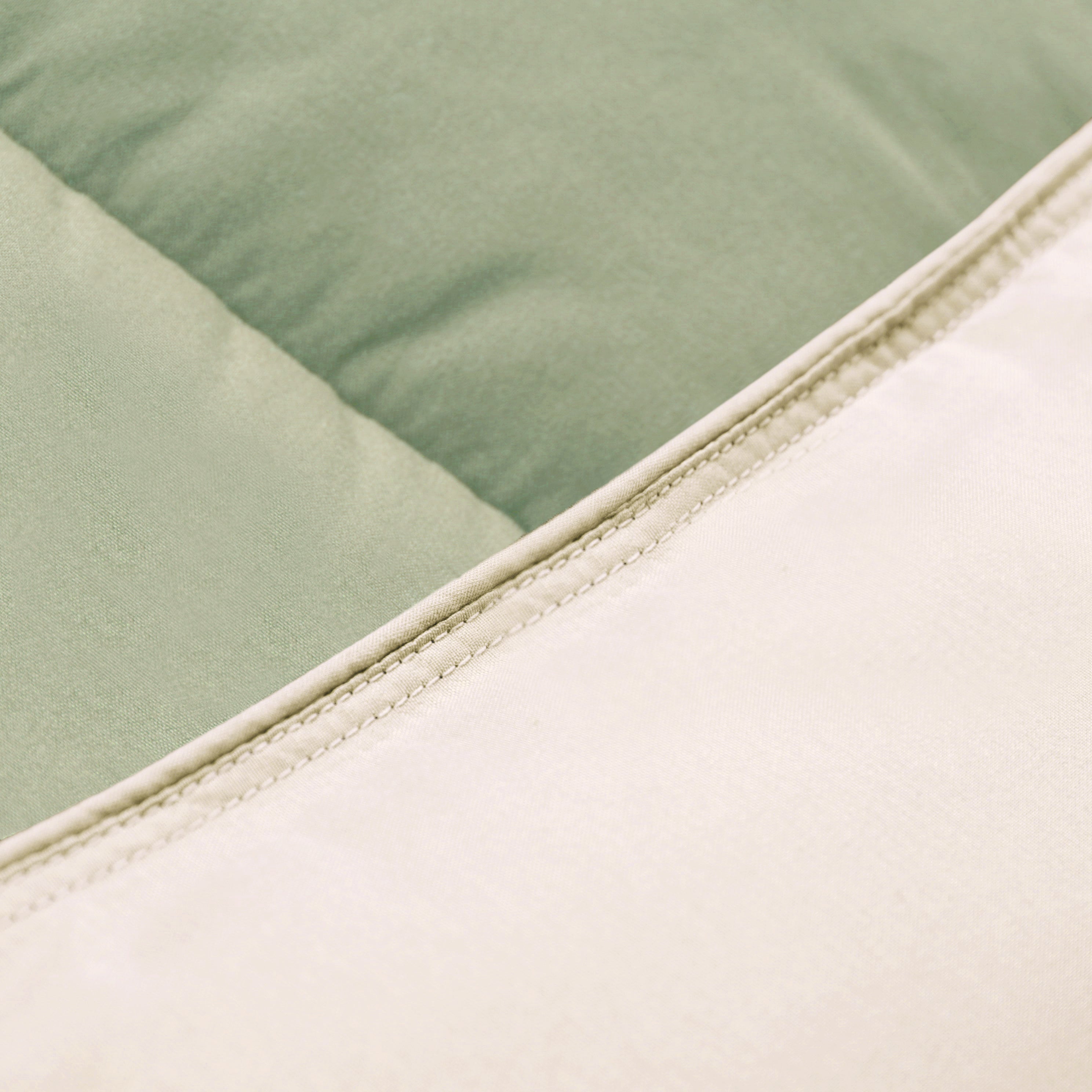 Luxury Brushed Microfiber Reversible Comforter Set - Ultra Soft Bedding for All Seasons - Perfect for Master Bedroom, Guest Room & Dormitory