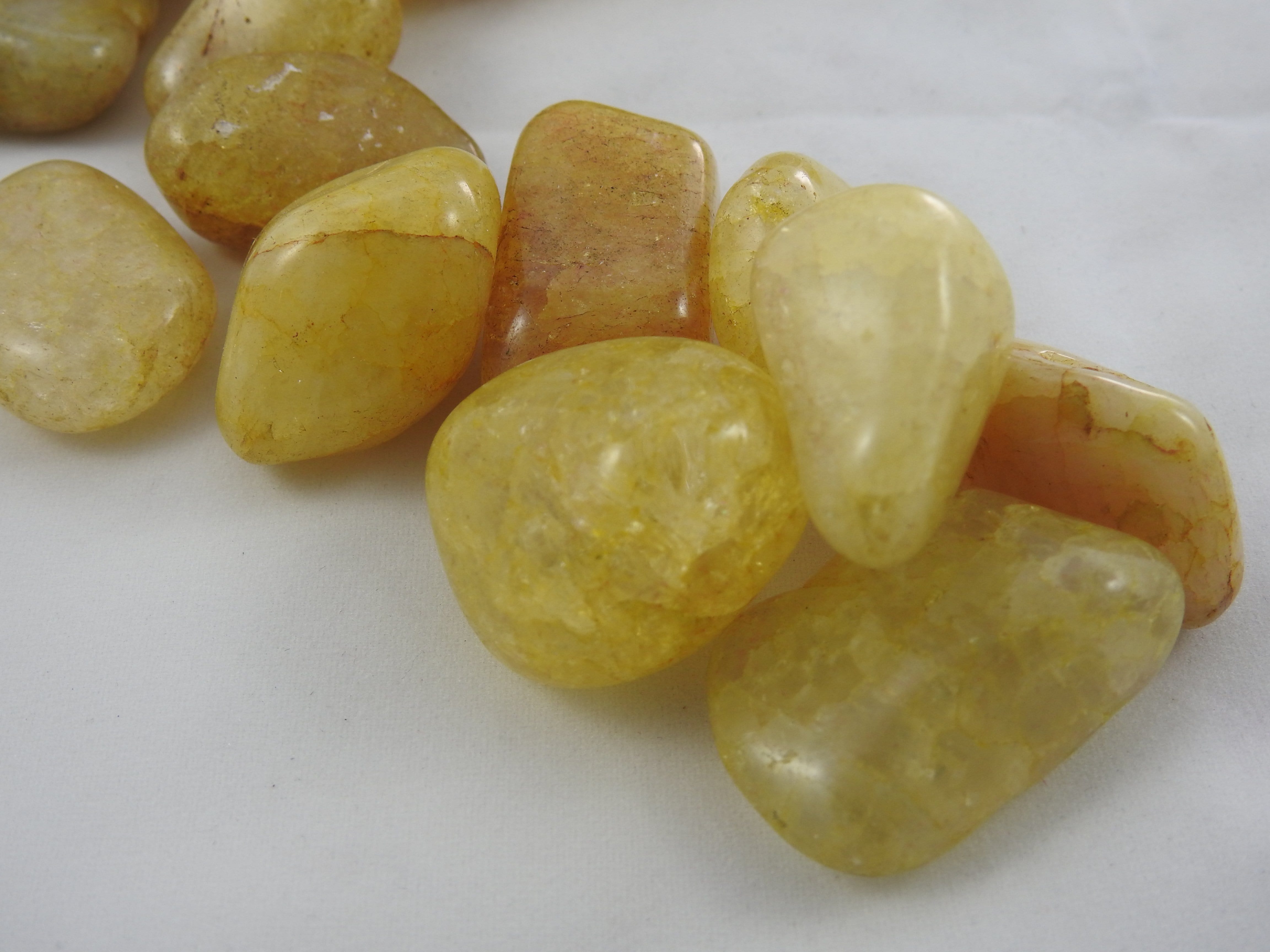 Natural Crackled Quartz Stone (1 Piece) - Healing Crystal for Meditation, Reiki, and Home Decor
