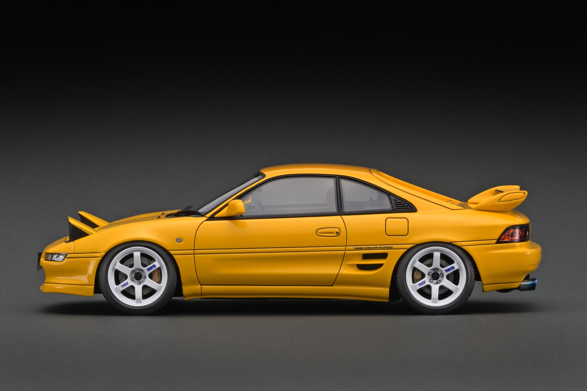 1:18 Scale Toyota MR2 (SW20) Diecast Model Car - Yellow Collectible Toy for Display & Gifts - Perfect for Car Enthusiasts & Model Collectors