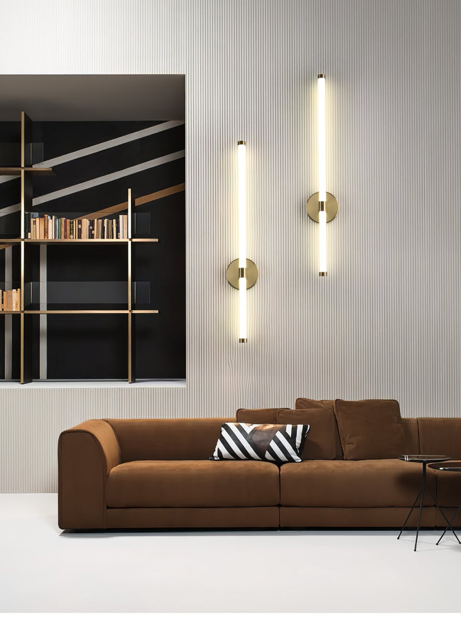 Modern Minimalist Vertical Wall Sconce LED Light Fixture - Sleek Contemporary Bedroom or Living Room Lighting for Home Decor