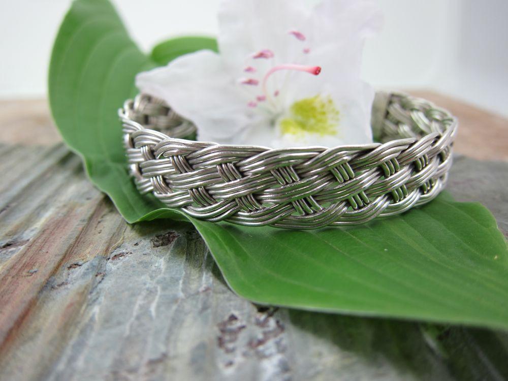 Elegant Braided Filigree Bracelet for Women - Handmade Jewelry Gift for Her - Perfect for Parties, Weddings & Everyday Wear