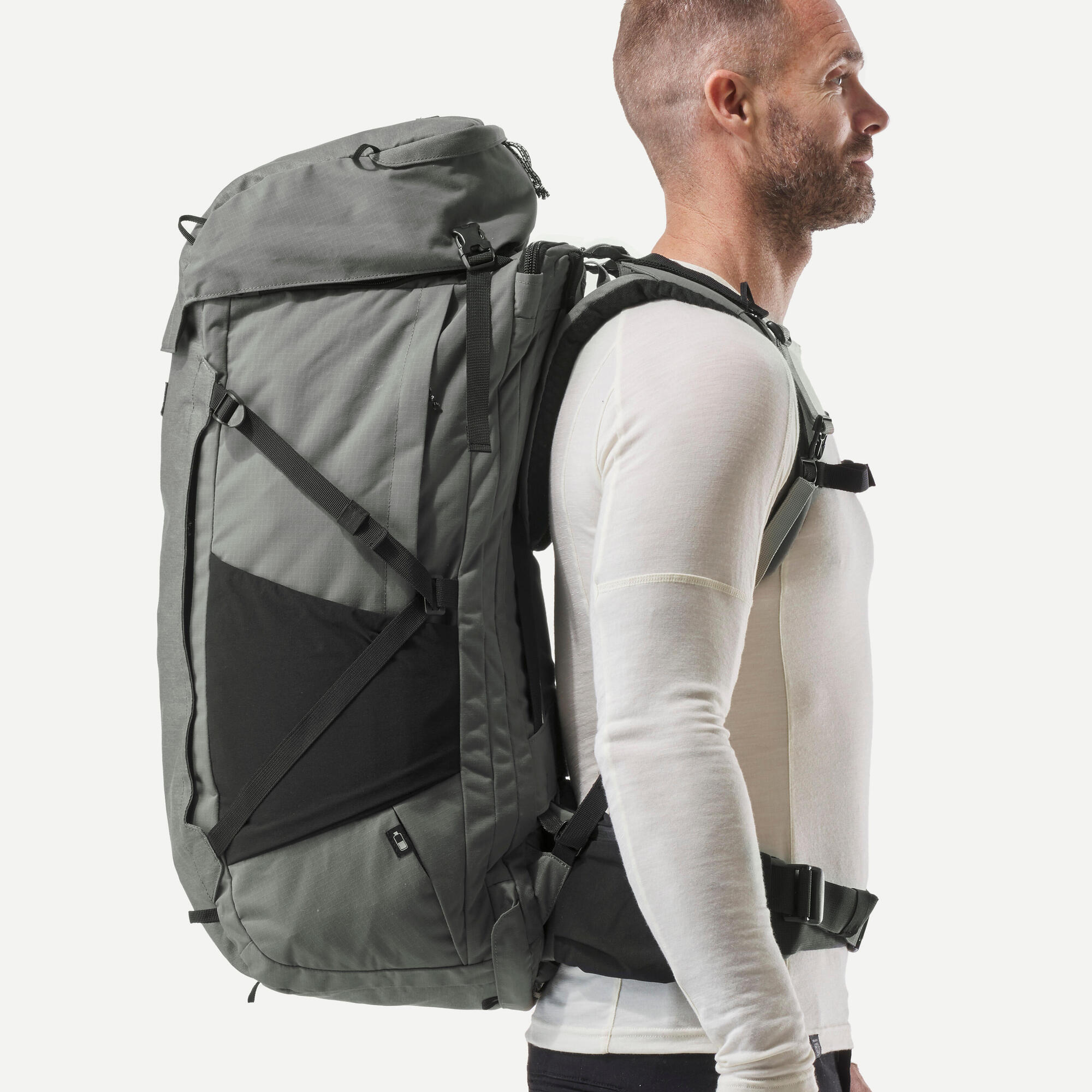 Forclaz Men's Travel 900 70+6L Hiking Backpack - Lightweight Waterproof Camping Backpack for Outdoor Adventures & Travel