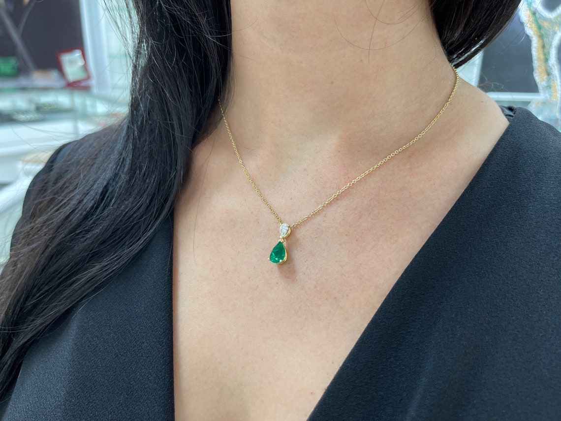 2.58tcw AAA+ Colombian Emerald & Diamond Teardrop Pendant Necklace in 18K Gold - Elegant Dangle Jewelry for Women, Perfect for Weddings, Parties & Special Occasions