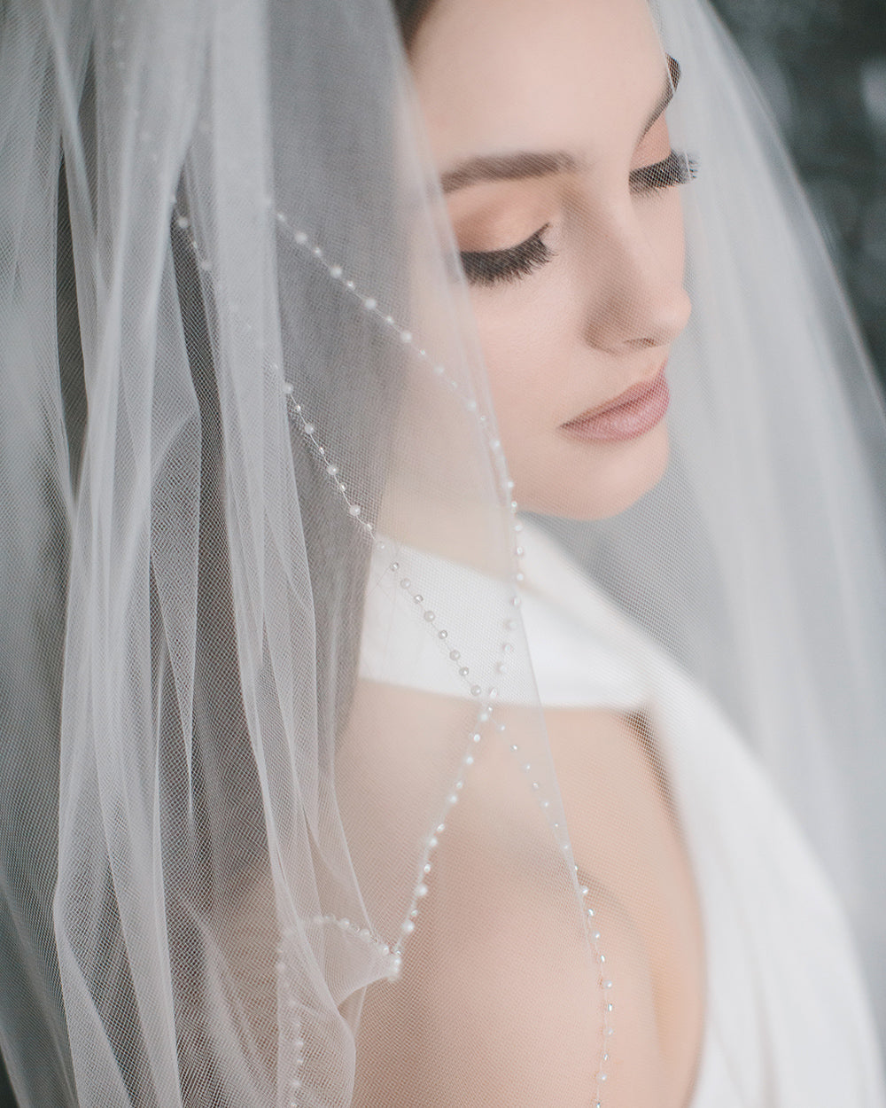 2 Layer Simple Pearl Edge Bridal Veil - Elegant Wedding Accessory for Brides, Perfect for Church Ceremony and Photo Shoots