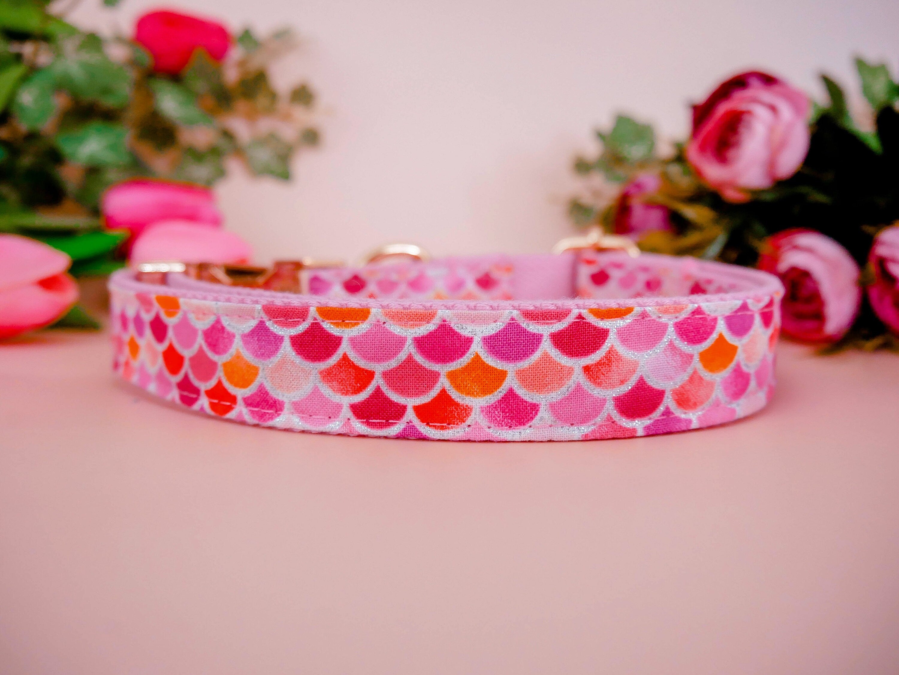 Sparkling Pink Mermaid Scale Dog Collar - Stylish & Comfortable Pet Accessory for Small & Medium Dogs - Perfect for Daily Walks, Beach Trips & Photo Shoots