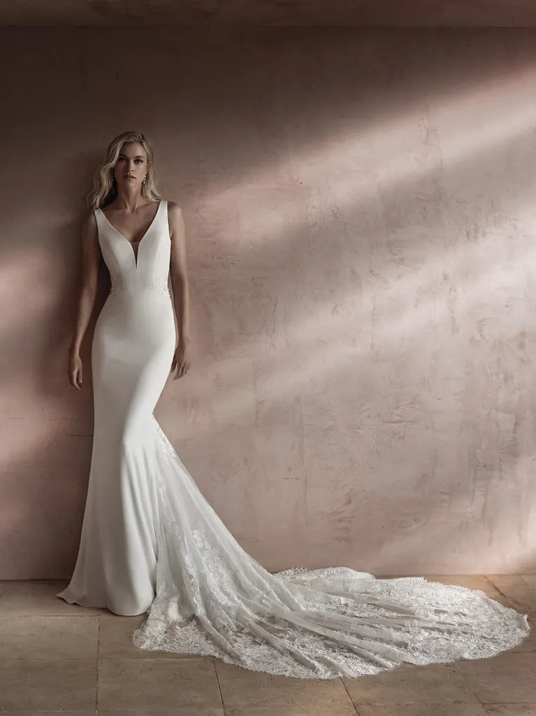 Pronovias Palaiss Wedding Dress - Elegant Lace Bridal Gown for Bride | Perfect for Church Ceremony, Beach Wedding & Romantic Photoshoot