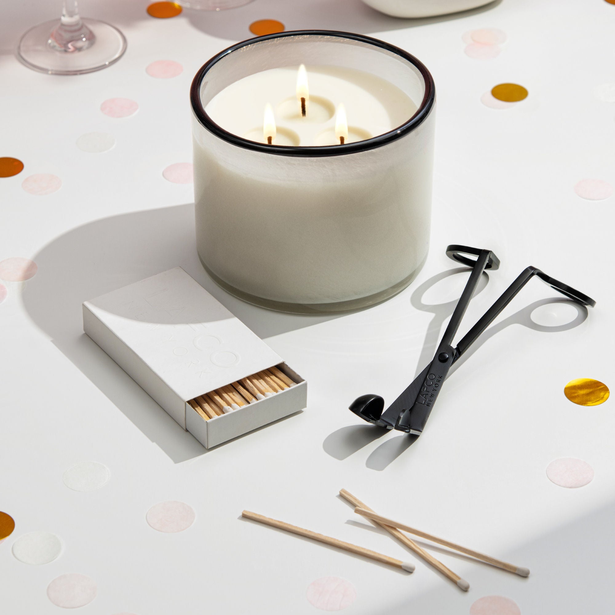 Elegant Champagne Scented Candle - Long Lasting Soy Wax Candle for Home Decor, Romantic Dinners & Relaxation