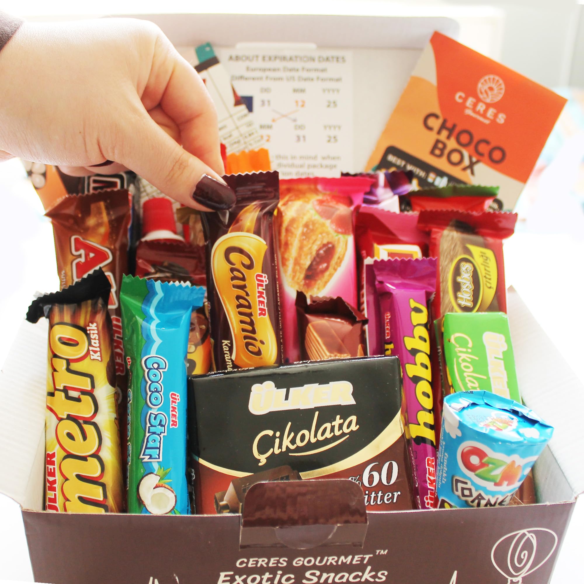 Premium 21-Piece International Chocolate Box - Assorted Gourmet Chocolates & Turkish Candies for Gifts & Parties