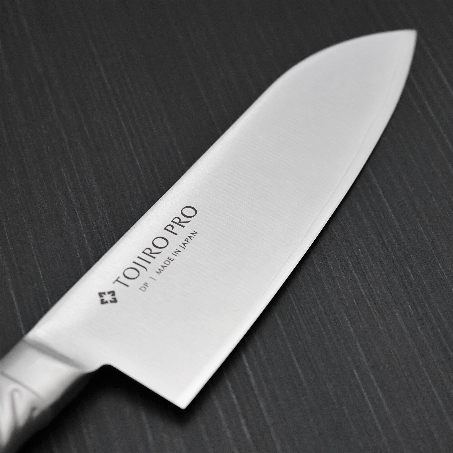 Tojiro Pro VG10 Stainless Steel Santoku Knife 7 Inch - Japanese Kitchen Knife for Slicing, Dicing & Chopping - Perfect for Home Chefs & Professional Cooking