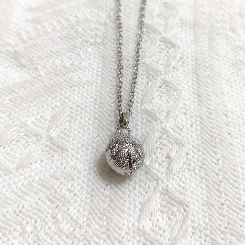 Basketball Pendant Necklace for Men & Women - Gold & Silver Basketball Jewelry Gift for Boys, Girls, Players & Coaches - Perfect for Christmas, Birthday, Sports Events & Fan Apparel
