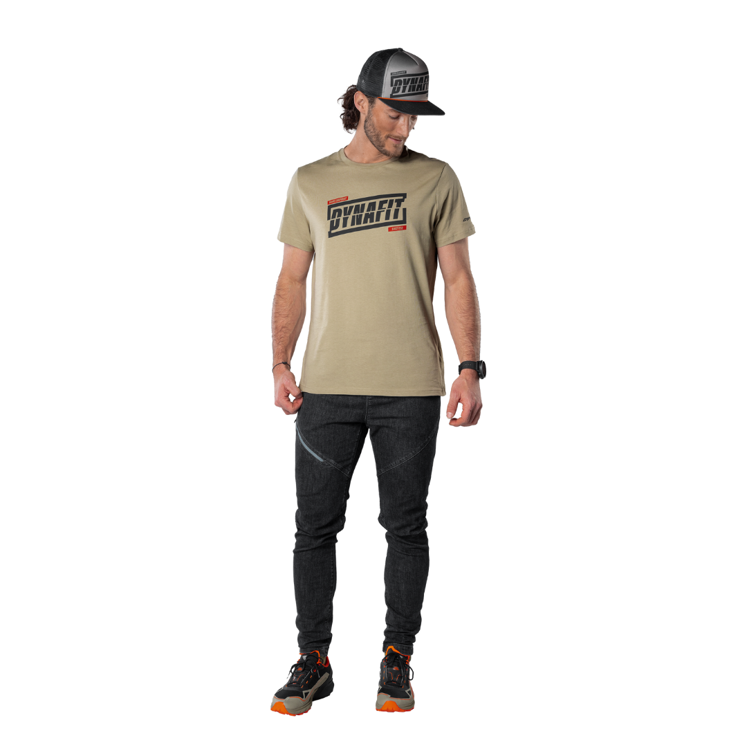 DYNAFIT Men's Graphic Cotton Short Sleeve T-Shirt - Lightweight, Breathable & Comfortable for Running, Hiking & Outdoor Activities