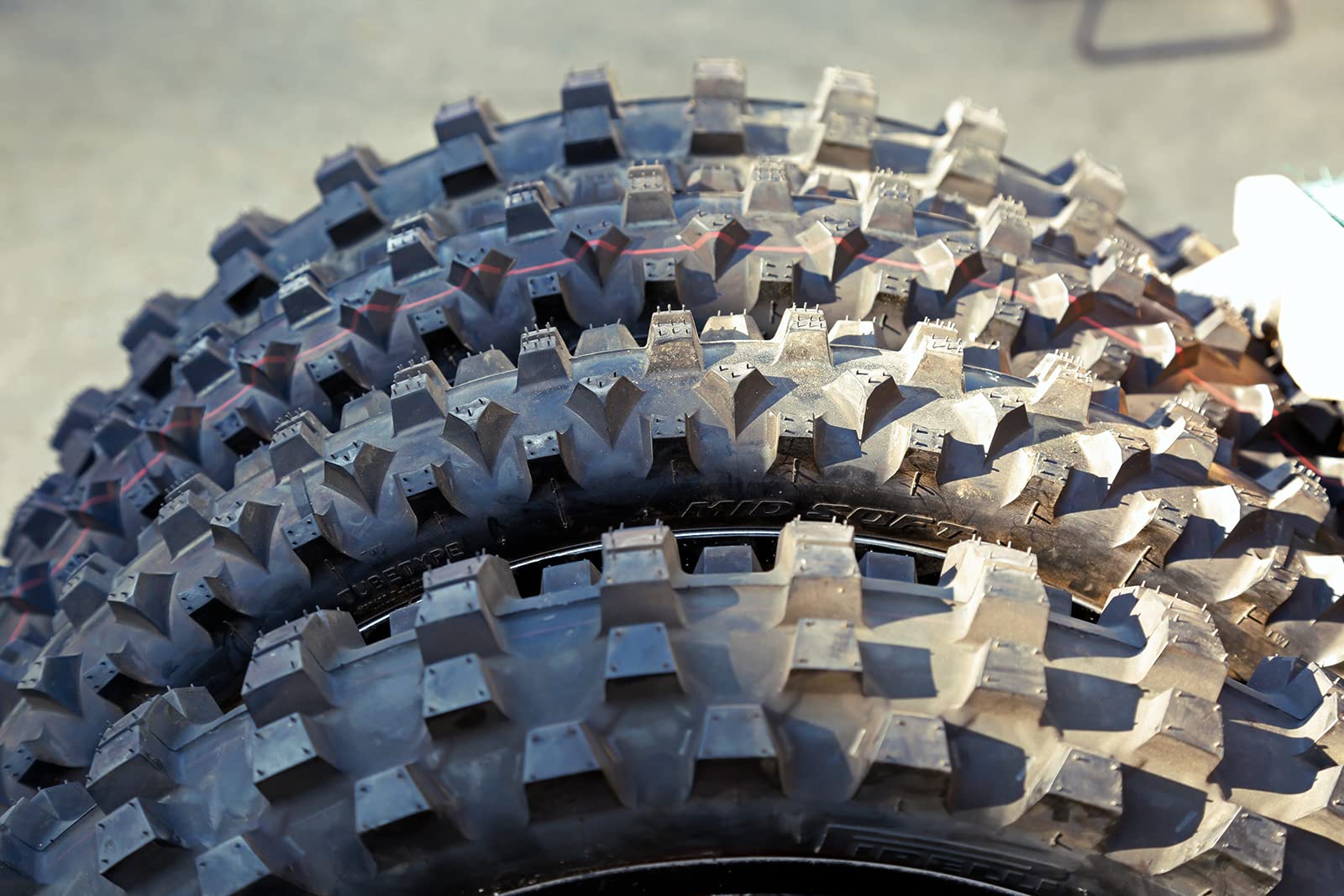 MICHELIN TIRE MX32 MIDSOFT FRONT 70/100-19 42M BIAS TT - Dirt Bike & Motocross Tire for Off-Road Racing, Trail Riding & MX Tracks