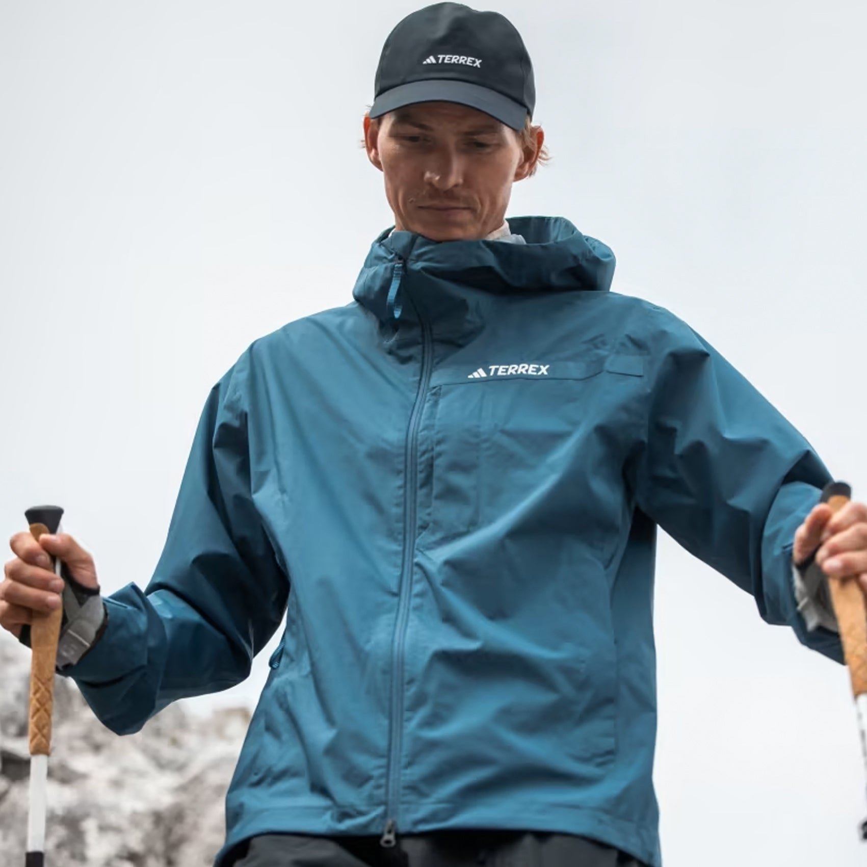 **Men's adidas Terrex Multi Rain Ready 2.5 Layer Waterproof Jacket – Lightweight & Breathable for Hiking, Camping & Outdoor Adventures**