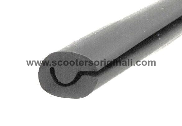 Vespa Legshield Trim Black Rubber Universal 1600mm - Durable Motorcycle Scooter Protection for Vespa, Piaggio & More - Perfect for Urban Commuting & Vintage Scooter Restoration