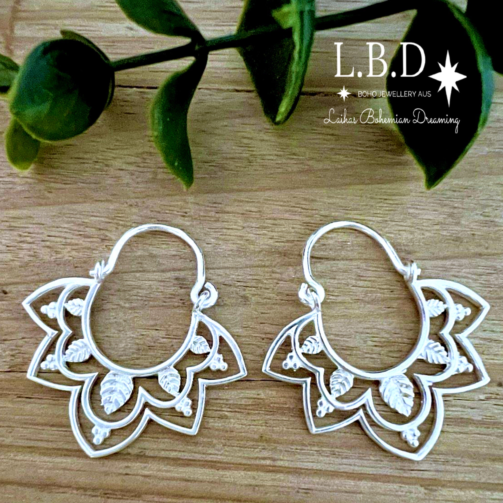 Laihas Prestige Daisy Boho Sterling Silver Hoop Earrings for Women - Trendy Floral Dangle Earrings for Everyday Wear & Special Occasions