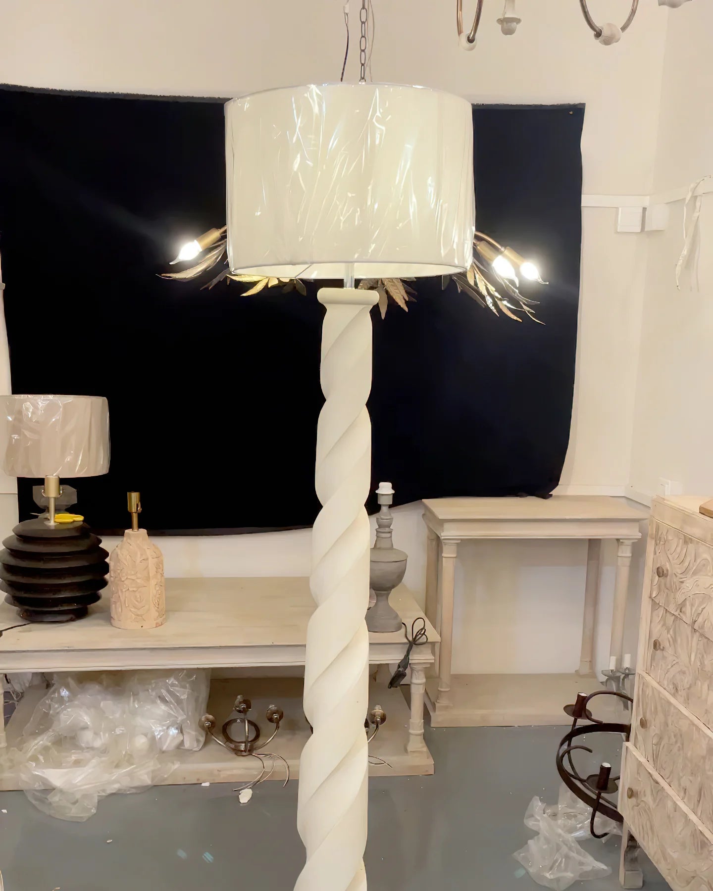 Yisi North Tower Floor Lamp - Modern LED Standing Light for Living Room, Bedroom & Office - Adjustable Brightness & Warm White Light