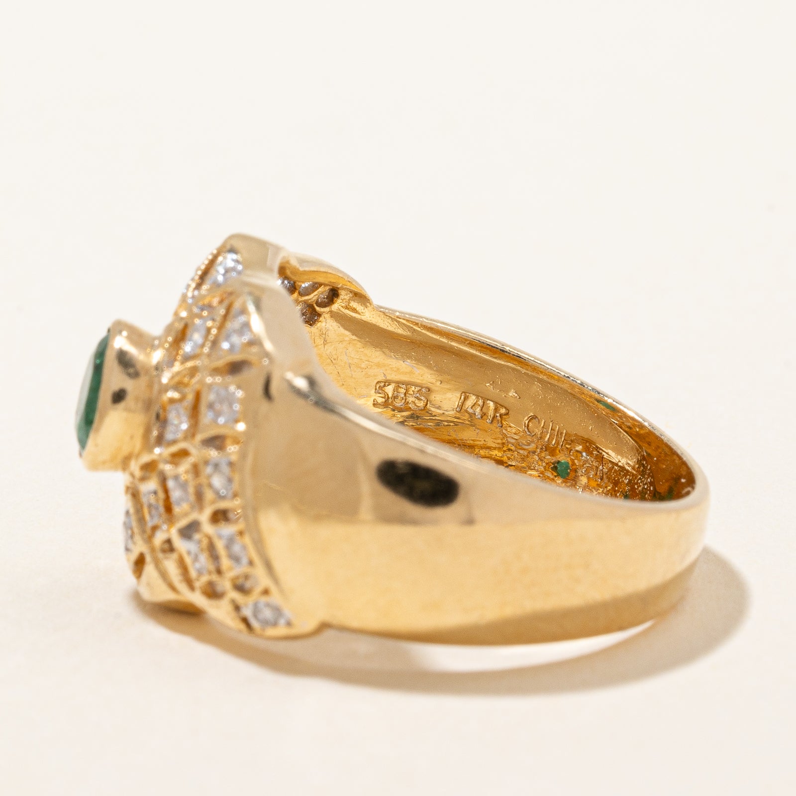 Exquisite Bezel Set Emerald & Diamond Cocktail Ring | 0.20ctw Emerald & 0.39ctw Diamond | Size 6.75 | Perfect for Evening Parties, Weddings & Special Occasions