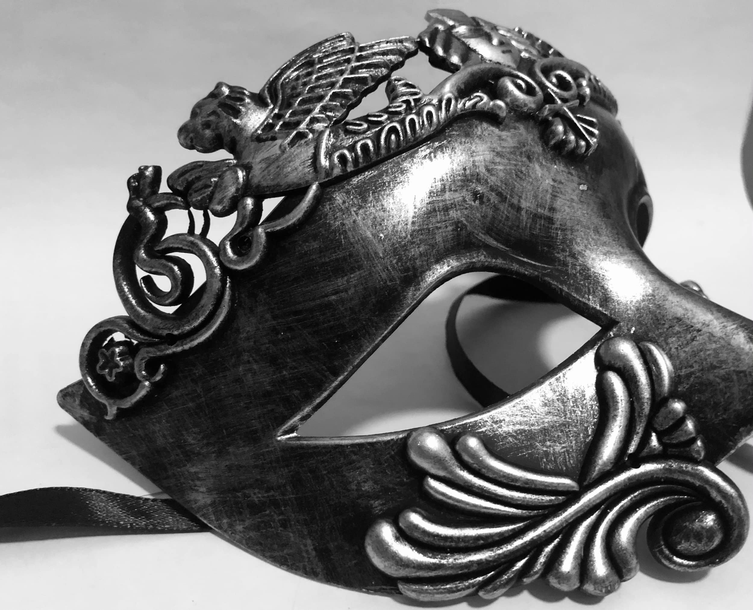 Elegant Sheliky Men's Venetian Masquerade Mask - Vintage Carnival Costume Mask for Halloween, Cosplay & Mardi Gras Parties - Perfect for Costume Balls, Themed Events & Masquerade Nights