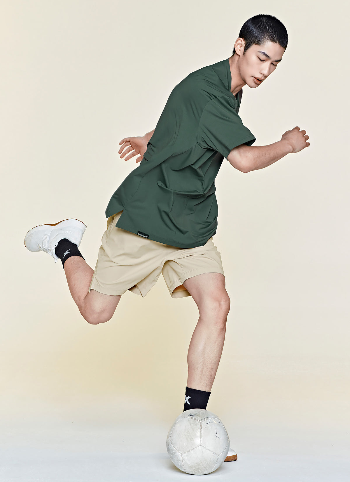 Men's Ice Feather Slim Fit Short Sleeve T-Shirt - Lightweight & Breathable Summer Casual Wear for Outdoor Activities