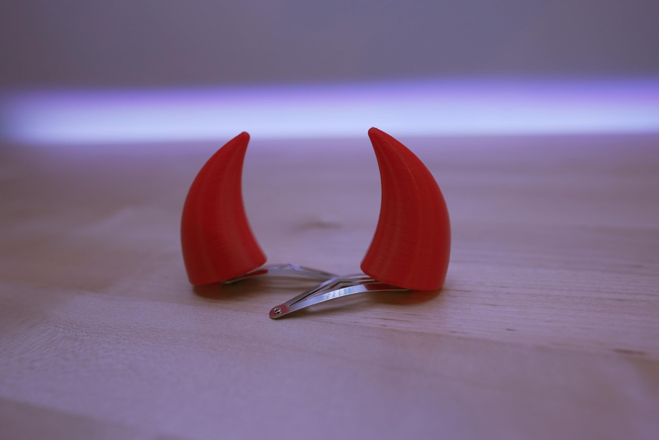 Devil Clip-on Horns Headband - Red Halloween Costume Accessories for Women & Men - Perfect for Cosplay, Parties, and Festive Events