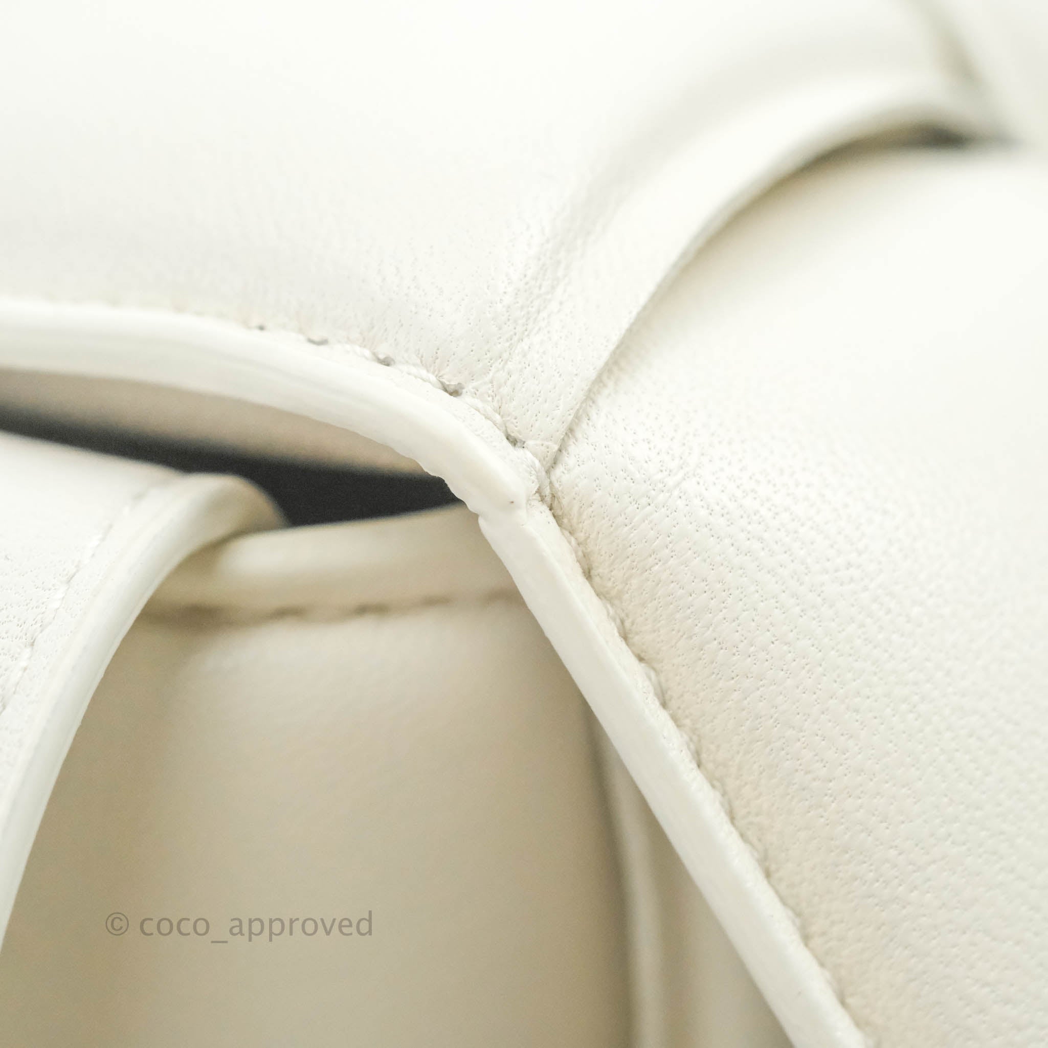 Bottega Veneta Padded Cassette Shoulder Bag in White Lambskin Leather with Silver Hardware | Luxury Crossbody Purse for Women, Perfect for Date Night & Evening Events