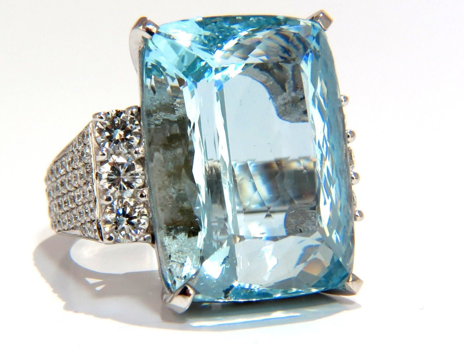 39.10ct GIA Certified Natural Cushion Cut Aquamarine Diamond Ring in 14kt White Gold - Vivid Aqua Blue Gemstone for Engagement, Wedding & Special Occasions