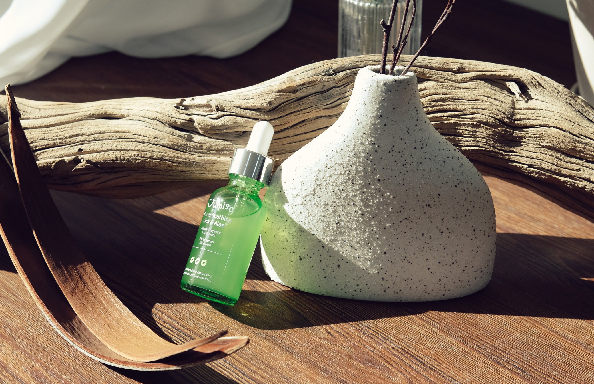 Jumiso Super Soothing Cica & Aloe Facial Serum 30ml - Hydrating Calming Skin Care for Sensitive Skin - Perfect for Daily Use & Post-Sun Care