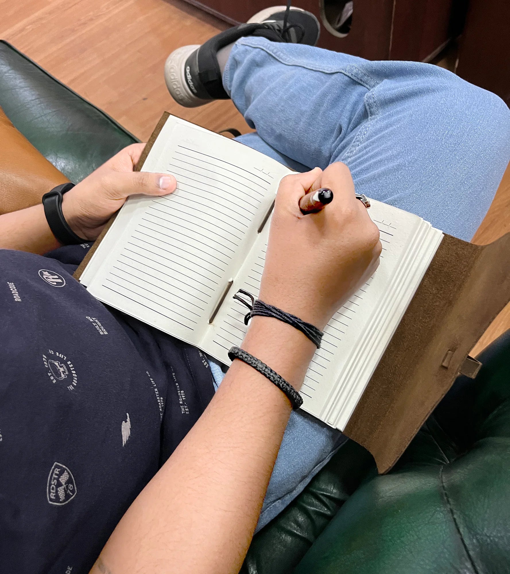 Premium Leather Journal - Lined & Ruled Travel Notebook for Writing, Sketching & Note Taking - Perfect for Journaling, Travel Diary & Gift Giving