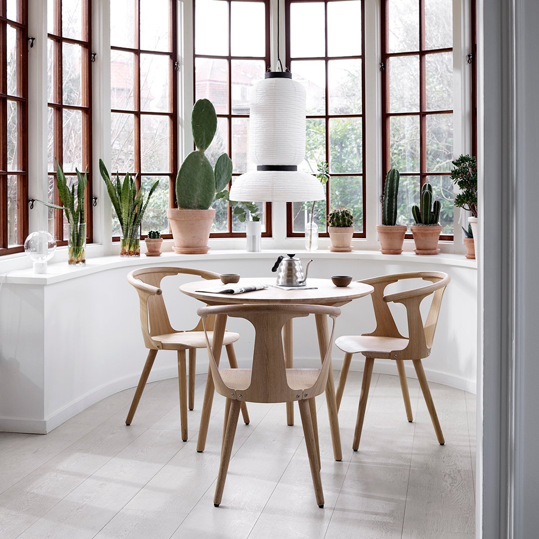 SK1 Modern Dining Chair - Mid-Century Style Wooden Chair for Kitchen, Dining Room & Office - Comfortable & Sturdy Design for Home & Restaurant Use