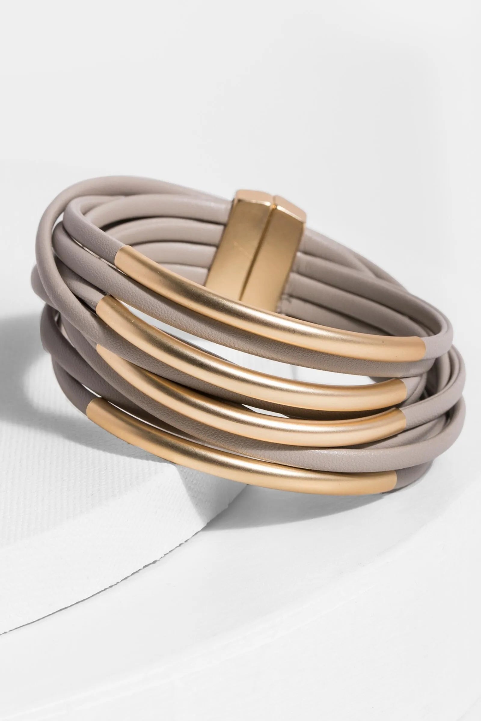 Stylish Tubular Leather & Metal Bracelet for Women - Trendy Boho Chic Jewelry for Casual Wear & Special Occasions