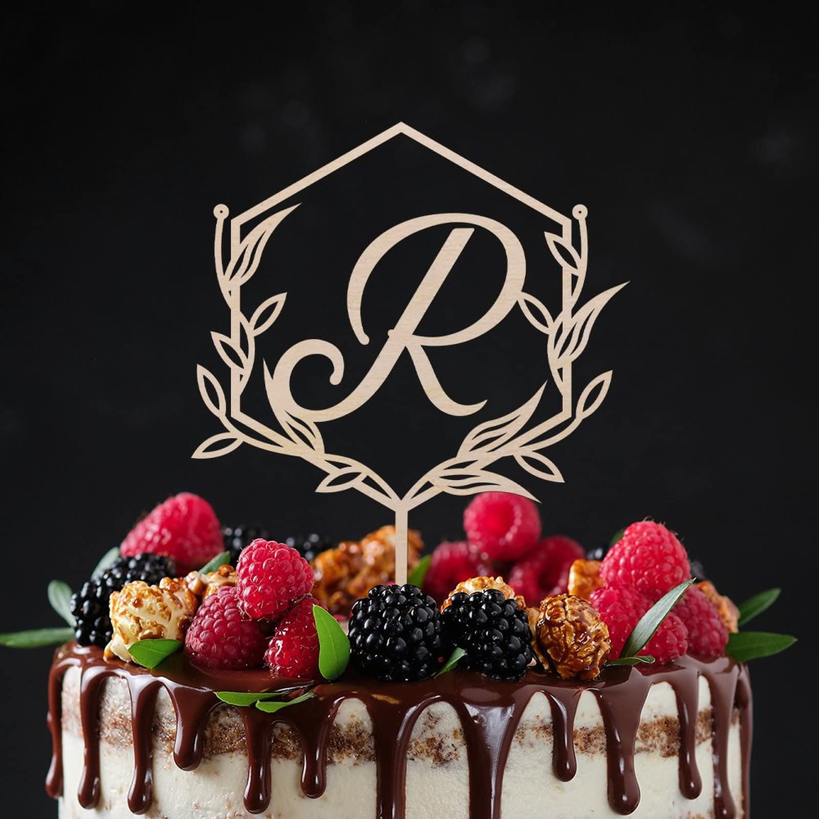 Personalized Wooden Monogram Cake Topper - Rustic Initial Letter R Wreath for Wedding, Birthday & Anniversary Cakes - Handmade Cake Decoration (Design 03)