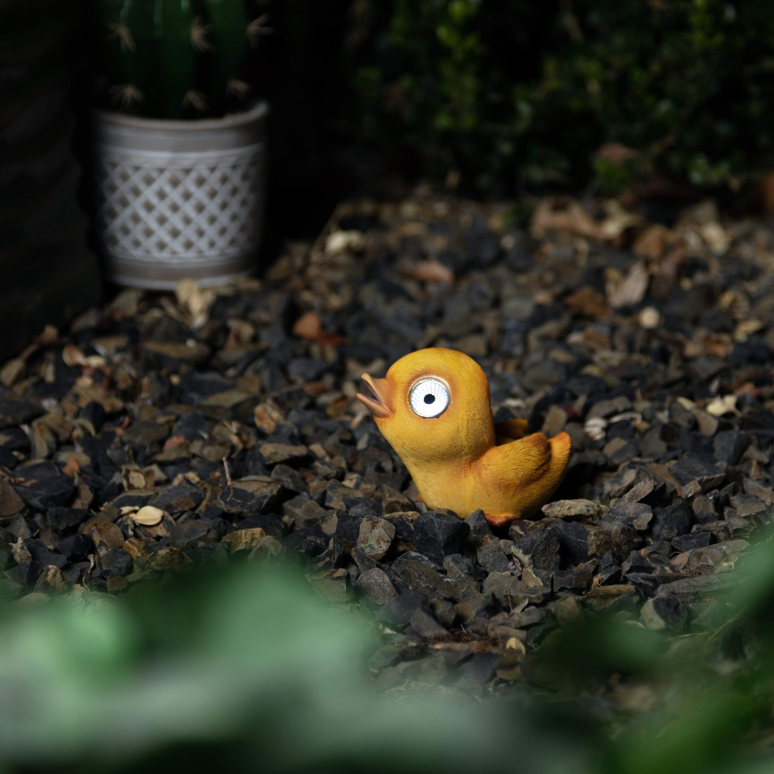 Solar Powered Garden Duckling Decorations (Set of 2) - Weatherproof LED Outdoor Yard Ornaments for Patio, Balcony, Deck - Cute Lawn Decor & Housewarming Gift | Perfect for Garden Pathways, Poolside Decor, Backyard Parties & Nighttime Ambience