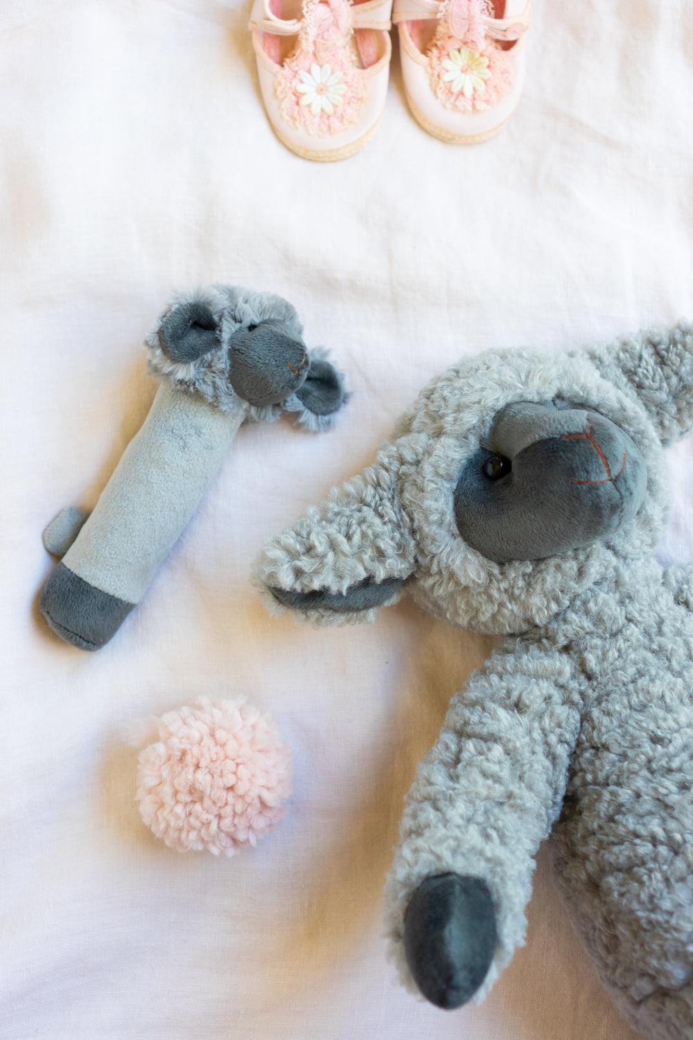 Sammy the Sheep Plush Toy - Soft Black Stuffed Animal for Kids, Perfect for Cuddling, Gifts, and Nursery Decor