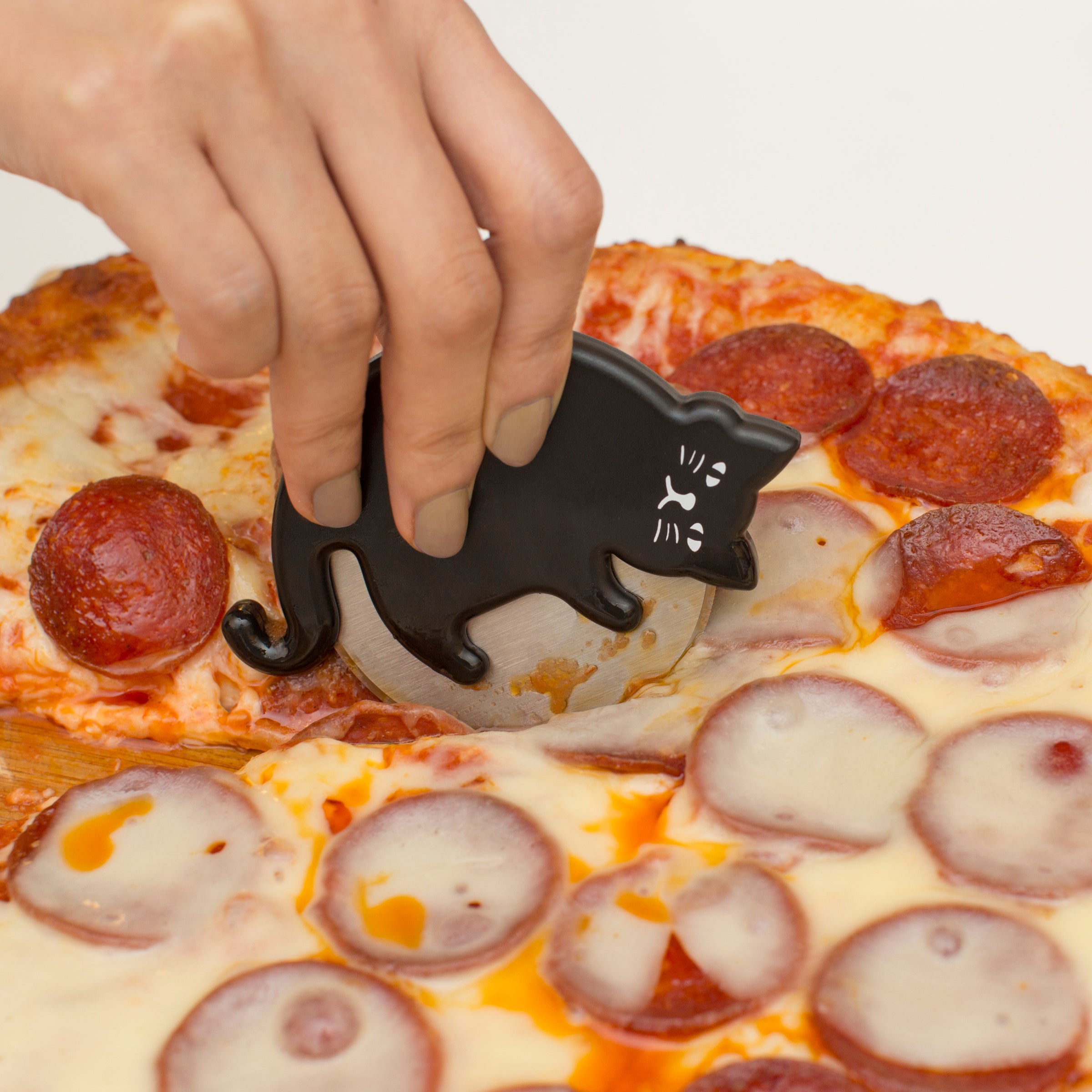 Pizza Cutter for Cat Lovers - Stainless Steel Cat Paw Design Pizza Slicer - Perfect for Pizza Parties, Family Gatherings, and Cat-Themed Events