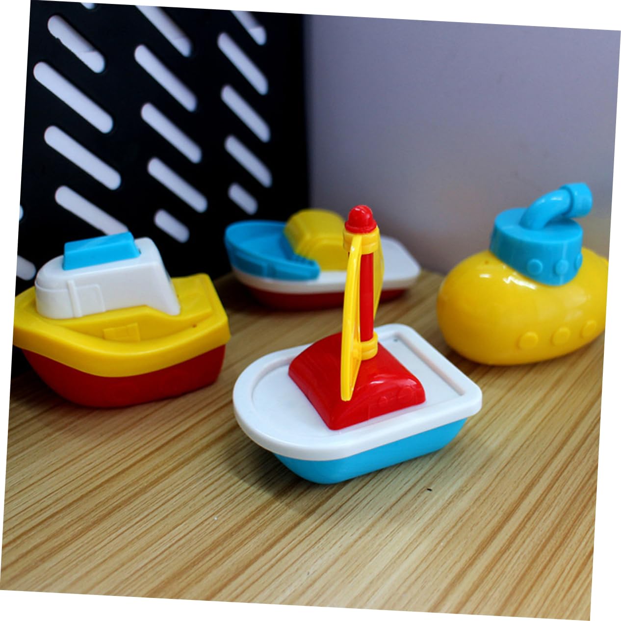 UPKOCH 8-Piece Bath Toy Set for Toddlers - Fun Animal Floating Toys for Bathtub Playtime, Sensory Learning & Baby Bath Time (Perfect Gift for Kids 1-3 Years Old)