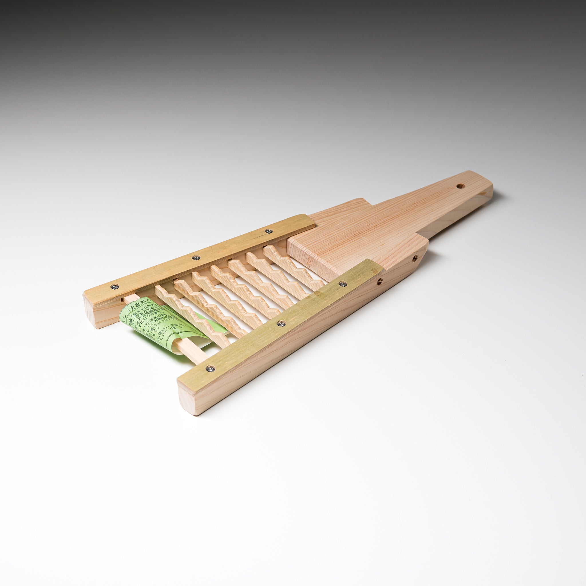 Premium Wooden Daikon Radish Grater - Traditional Japanese Kitchen Tool for Grating Vegetables & Ginger - Perfect for Sushi, Soba, and Asian Cuisine Preparation