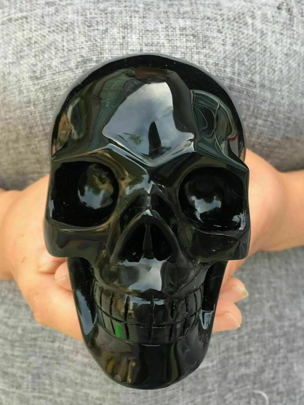 Natural Black Obsidian Quartz Crystal Skull - Hand Carved Healing Stone for Reiki, Meditation & Spiritual Energy - Perfect for Home Decor, Yoga & Chakra Balancing