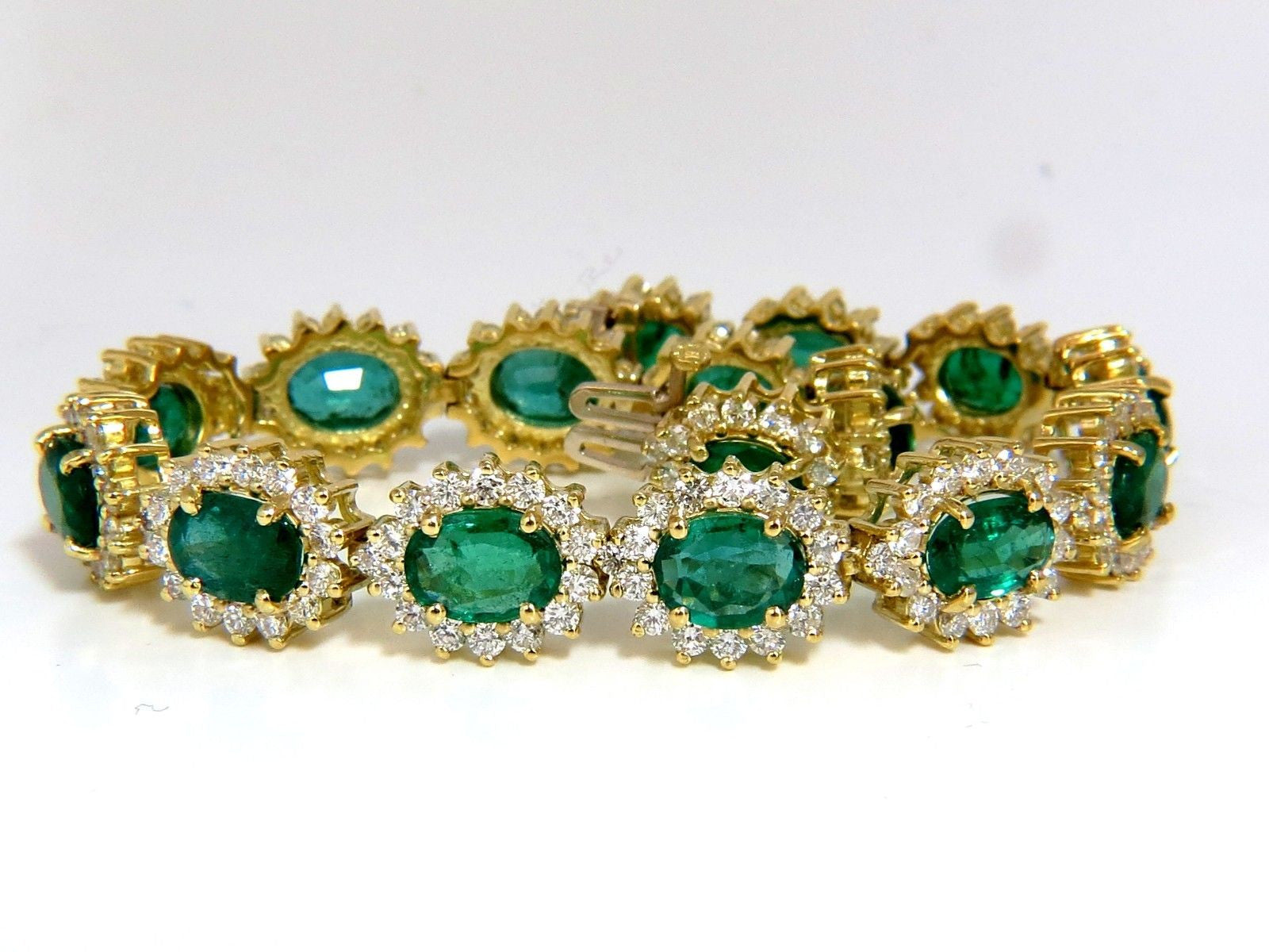30.26CT Natural Zambia Vivid Green Emerald Diamond Bracelet - 8.5 Inch Luxury Jewelry for Women, Perfect for Weddings, Parties & Special Occasions
