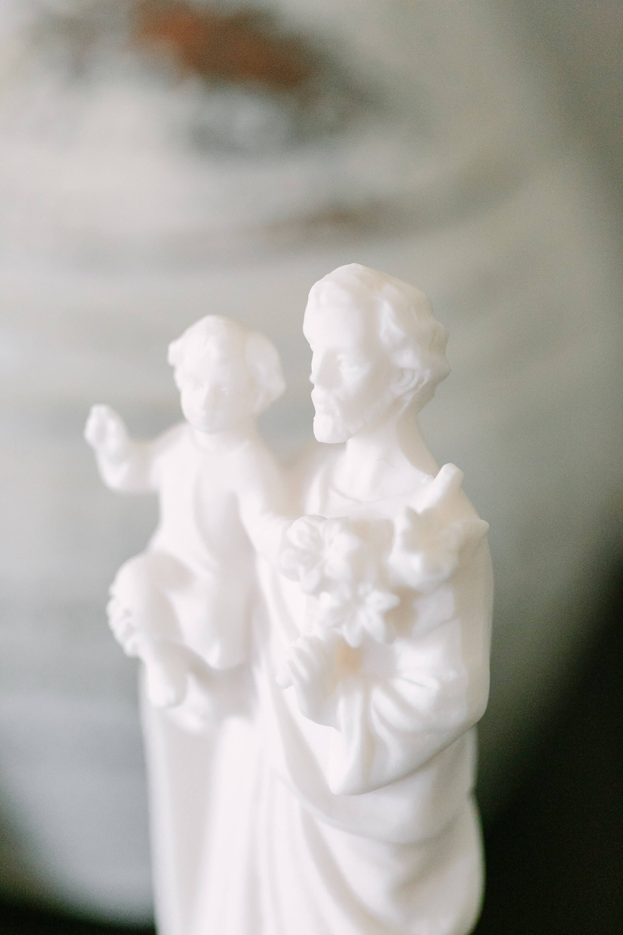 Saint Joseph Statue - Patron Saint of Workers & Families - Religious Home Decor for Catholic Gifts, Prayer Altar & Garden Statuary