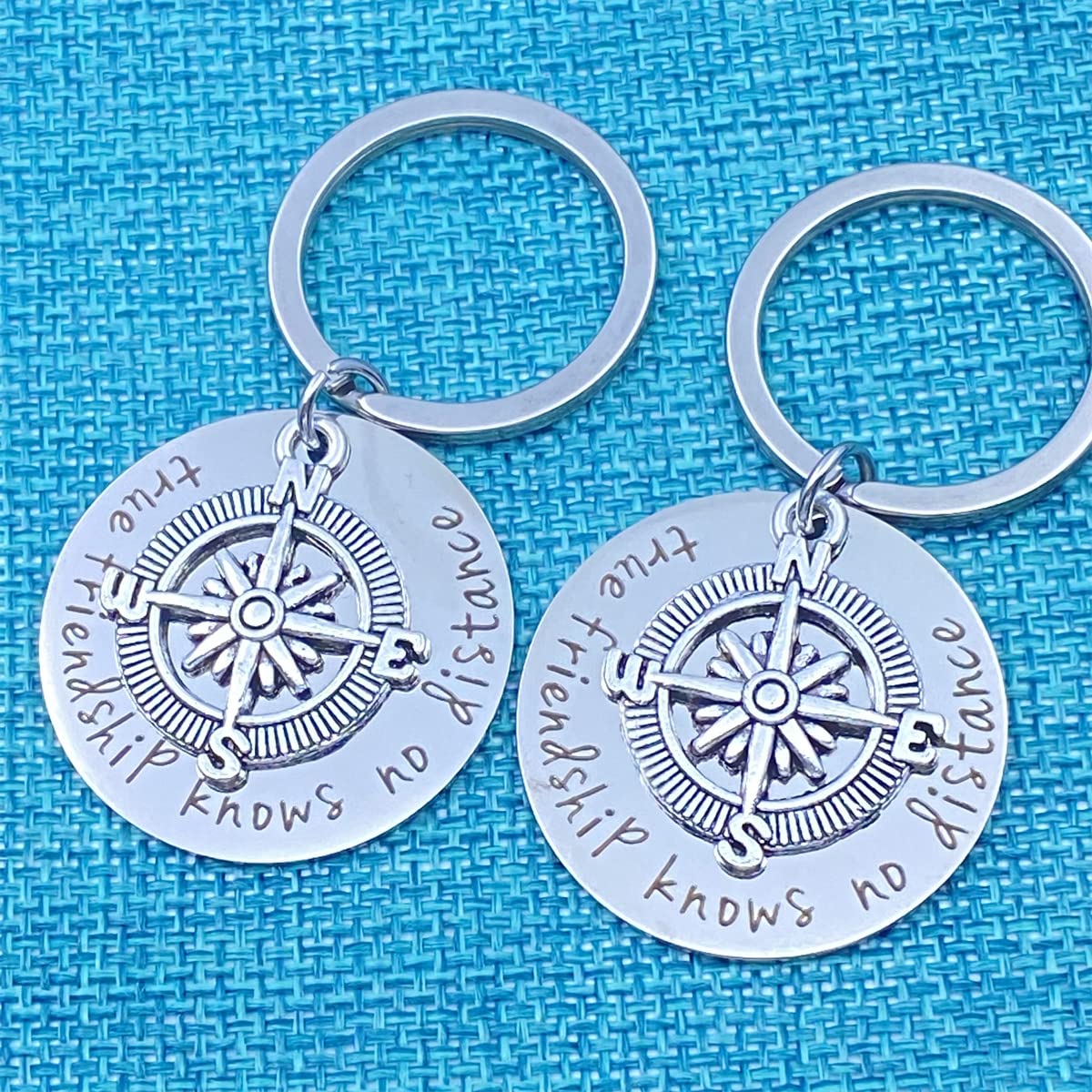 Best Friend Keychain Gift - Long Distance Friendship Keyring for Women, Men & Teens - True Friendship Knows No Distance - BFF Moving Away, Christmas, Wedding & Birthday Jewelry Gift - Perfect for Besties, Couples & Long-Distance Relationships