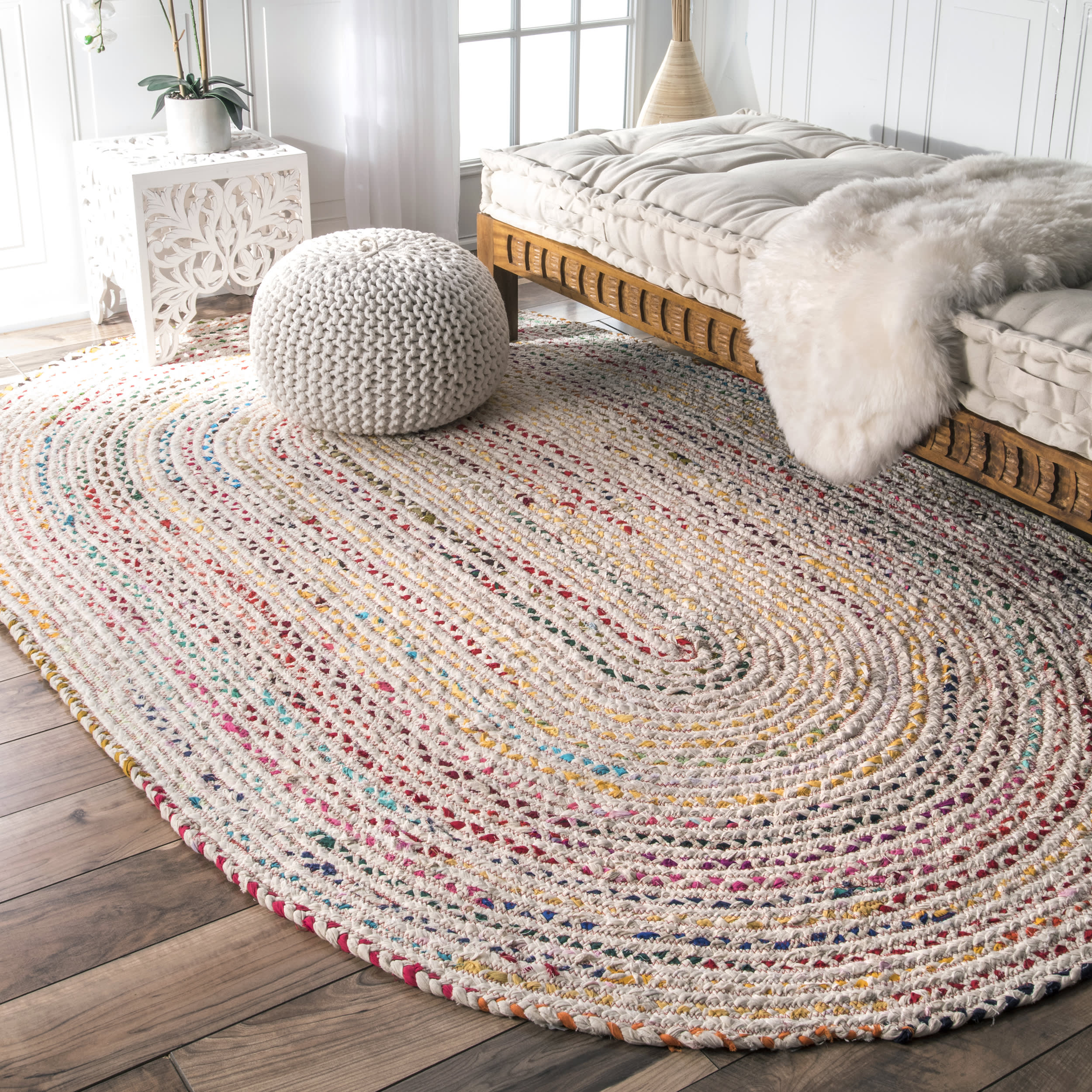 Bohemian Chindi Braided Rug - Handwoven Cotton Area Rug for Living Room, Bedroom, Dining Room - Ivory Boho Chic Floor Mat - Perfect for Home Decor, Yoga Space & Cozy Reading Nook