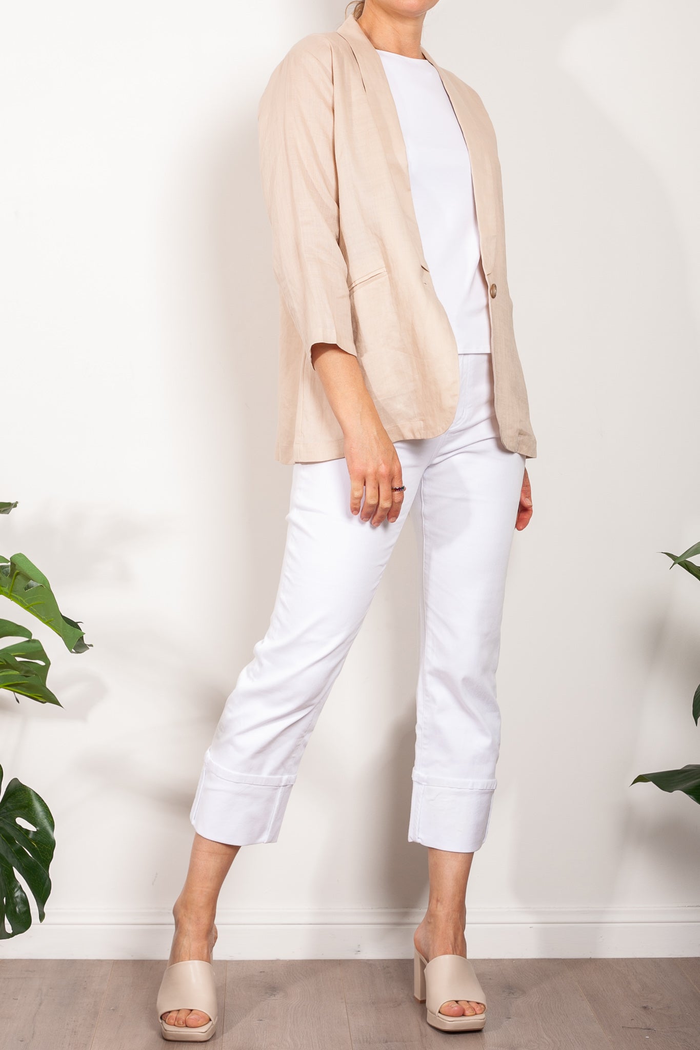 Zoe Kratzmann Women's Lightweight Water-Resistant Jacket - Perfect for Outdoor Hiking, Travel & Everyday Wear