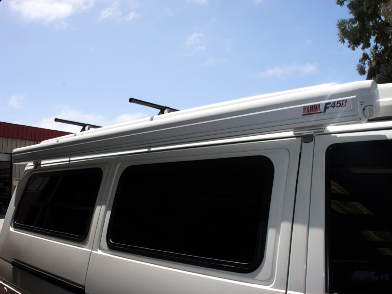Fiamma F45S Retractable RV Awning - Premium Sun Shade for Campers & Motorhomes | Perfect for Outdoor Camping, Picnics & Tailgating