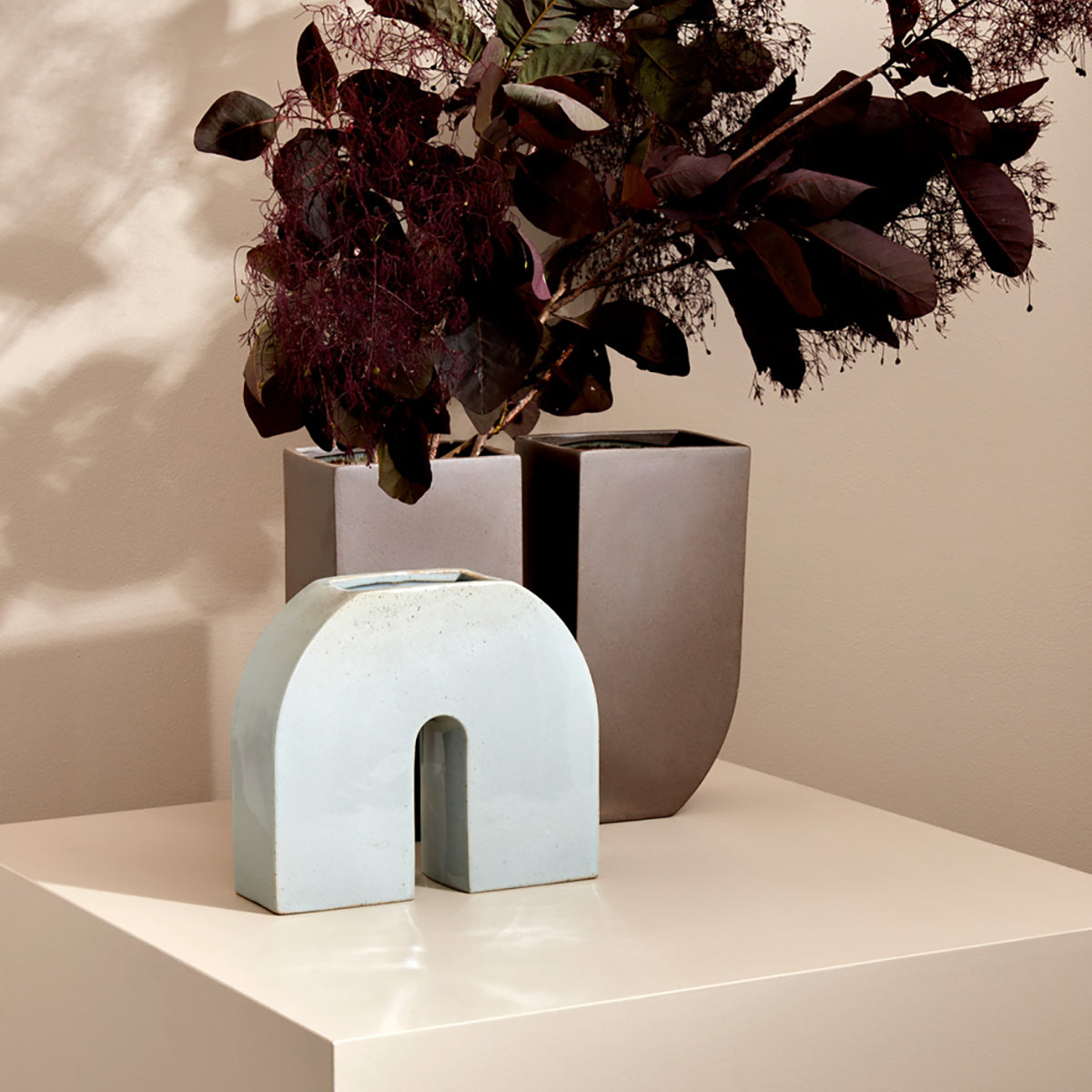 Middle Of Nowhere Kurve Vase - Modern Ceramic Home Decor for Living Room, Bedroom & Office - Perfect for Flowers and Centerpieces