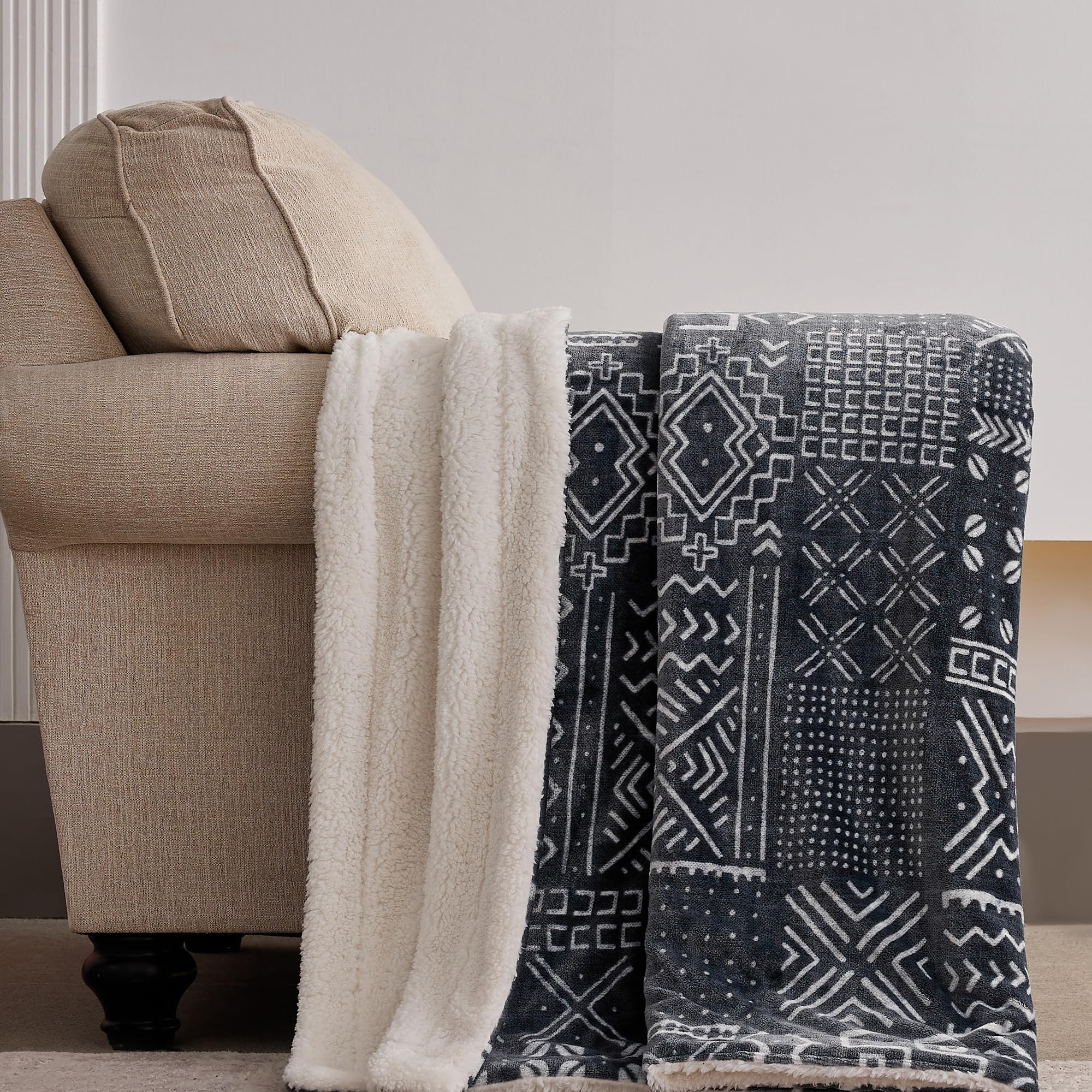 Soft Sherpa Fleece Printed Throw Blanket - Ultra Cozy & Warm 50x60 Inch Blanket for Couch, Bed, Camping & Travel - Perfect for Winter Nights, Movie Time & Outdoor Adventures (Black)