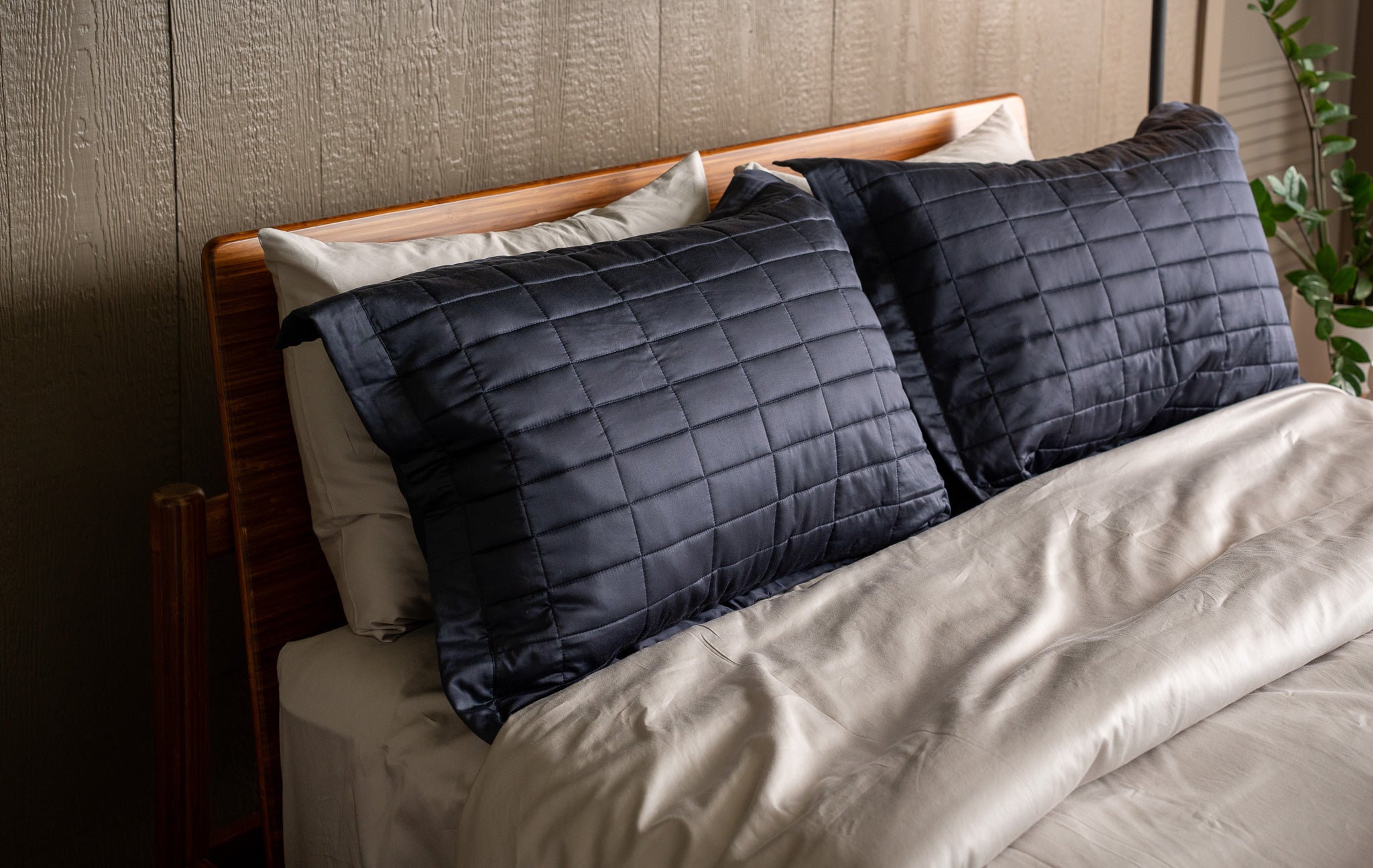 Premium Bamboo Lightweight Luxury Quilt Set - King Size, Ultra Soft & Breathable Bedding for All Seasons - Perfect for Master Bedroom, Guest Room & Vacation Homes