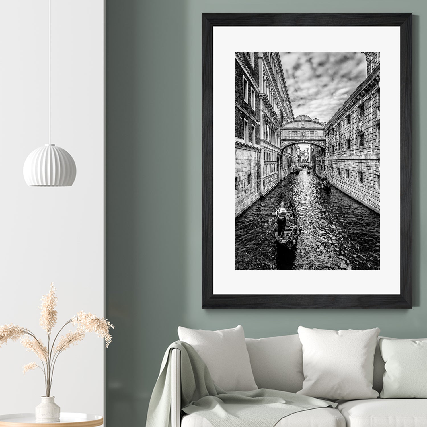 Bridge of Sighs Venice Italy - Historic Landmark & Romantic Photo Spot for Travelers | Perfect for Gondola Rides & Venice Tours