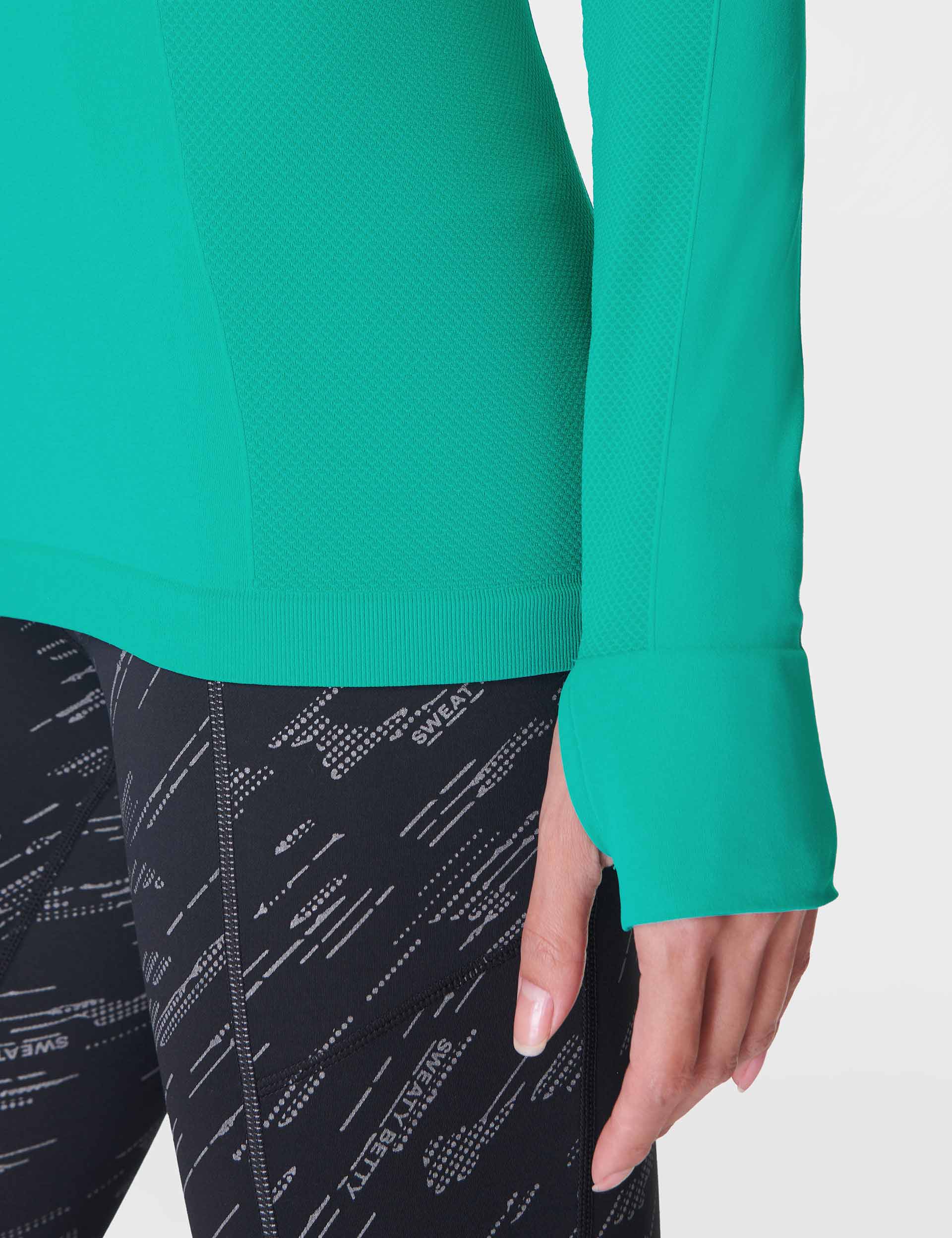 High-Performance Seamless Gym Long Sleeve Top for Athletes - Breathable & Moisture-Wicking Workout Shirt in Gem Green | Ideal for Yoga, Running & Fitness Training