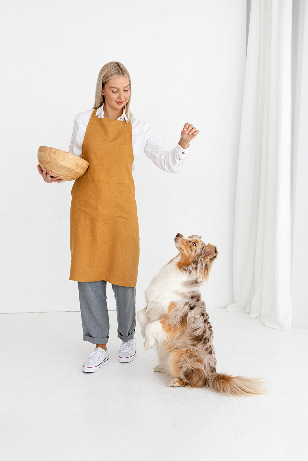 Premium Linen Bib Apron in Amber Yellow - Durable & Stylish Kitchen Apron for Cooking, Baking, Grilling & Hosting - Ideal for Chefs, Home Cooks & BBQ Enthusiasts